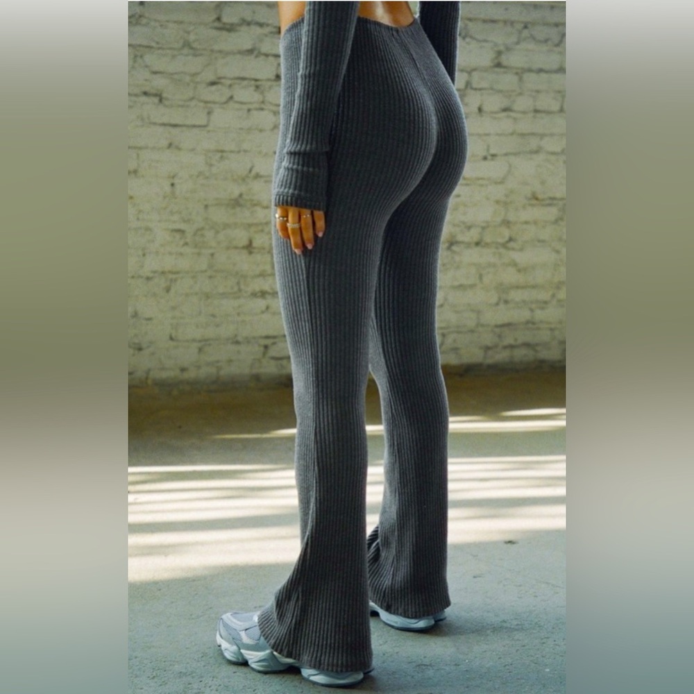 Joah Brown Ribbed Flare Knit Pants - Charcoal Gray